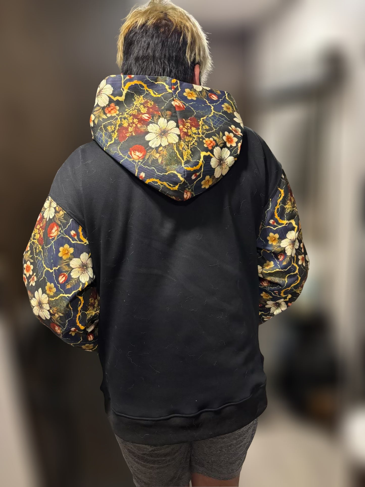 (Pre-Order) Asaka’s “Kintsugi” Owner Hoodie